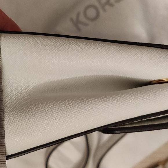 Michael Kors Small White Crossbody / Hand  Bag - Picture 4 of 13